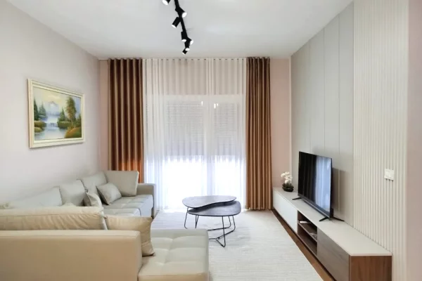 Shtepi me qera Apartament ne Tirane, 1+1, Mobilimi E mobiluar, Pagesa 700  Euro.