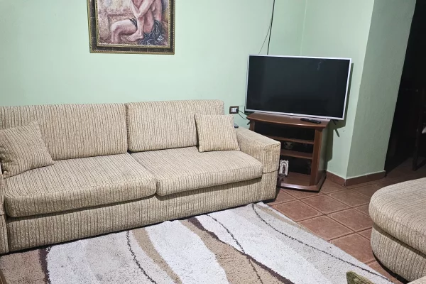 Shtepi me qera Apartament ne Tirane, 1+1, Mobilimi E mobiluar, Pagesa 350  Euro.
