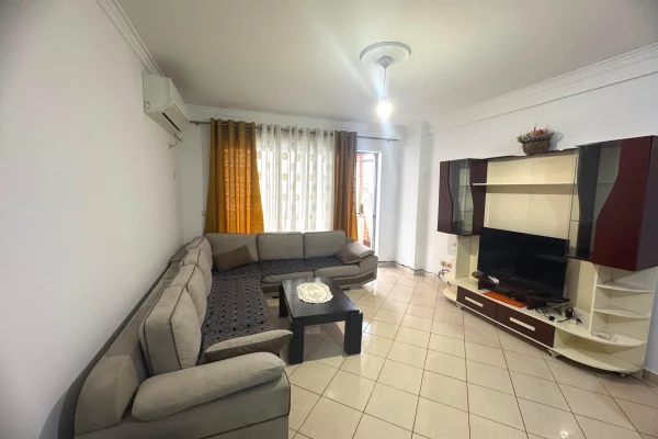 Shtepi me qera Apartament ne Tirane, 2+1, Mobilimi E mobiluar, Pagesa 500  Euro.