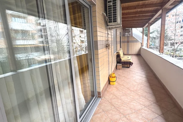 Shtepi me qera Apartament ne Tirane, 2+1, Mobilimi E mobiluar, Pagesa 500  Euro.