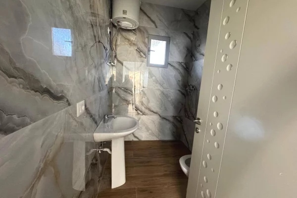 Shtepi me qera Apartament ne Tirane, 1+1, Mobilimi E mobiluar, Pagesa 400  Euro.