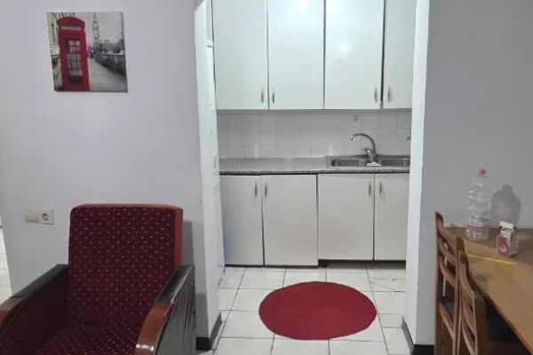 Shtepi ne shitje Apartament ne Tirane, 1+1, Mobilimi E mobiluar, Pagesa 110,000  Euro.