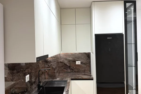 Shtepi ne shitje Apartament ne Tirane, 1+1, Mobilimi E mobiluar, Pagesa 109,000  Euro.