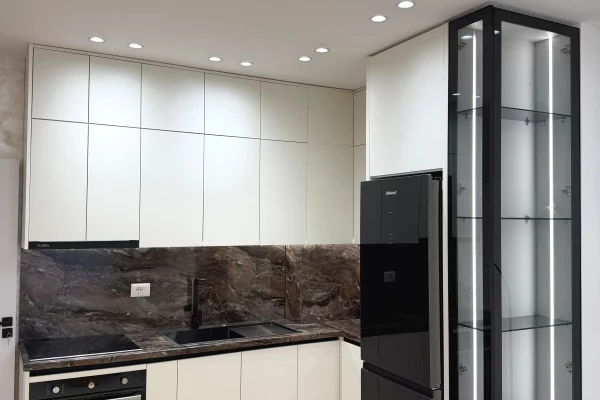 Shtepi ne shitje Apartament ne Tirane, 1+1, Mobilimi E mobiluar, Pagesa 109,000  Euro.