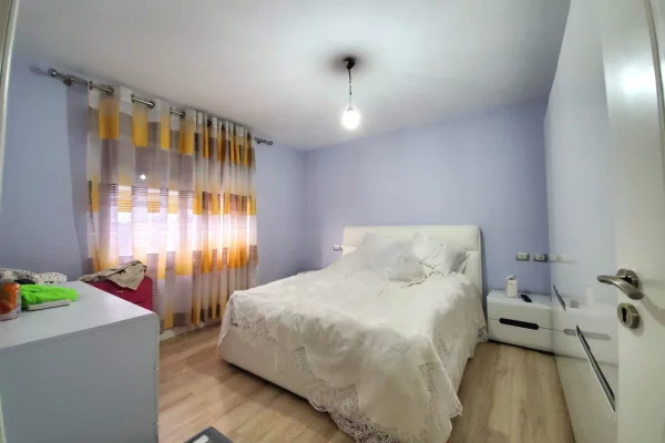 Shtepi ne shitje Apartament ne Tirane, 1+1, Mobilimi E mobiluar, Pagesa 80,000  Euro.