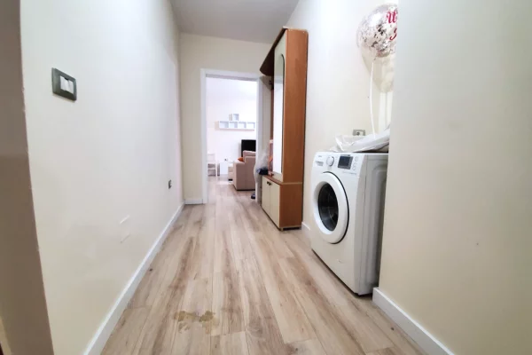 Shtepi ne shitje Apartament ne Tirane, 1+1, Mobilimi E mobiluar, Pagesa 80,000  Euro.