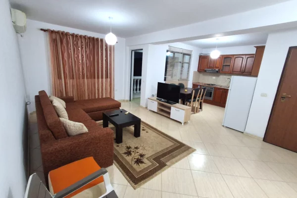 Shtepi me qera Apartament ne Tirane, 2+1, Mobilimi E mobiluar, Pagesa 450  Euro.