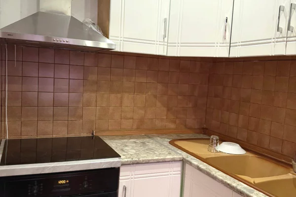 Shtepi me qera Apartament ne Tirane, 2+1, Mobilimi E mobiluar, Pagesa 500  Euro.