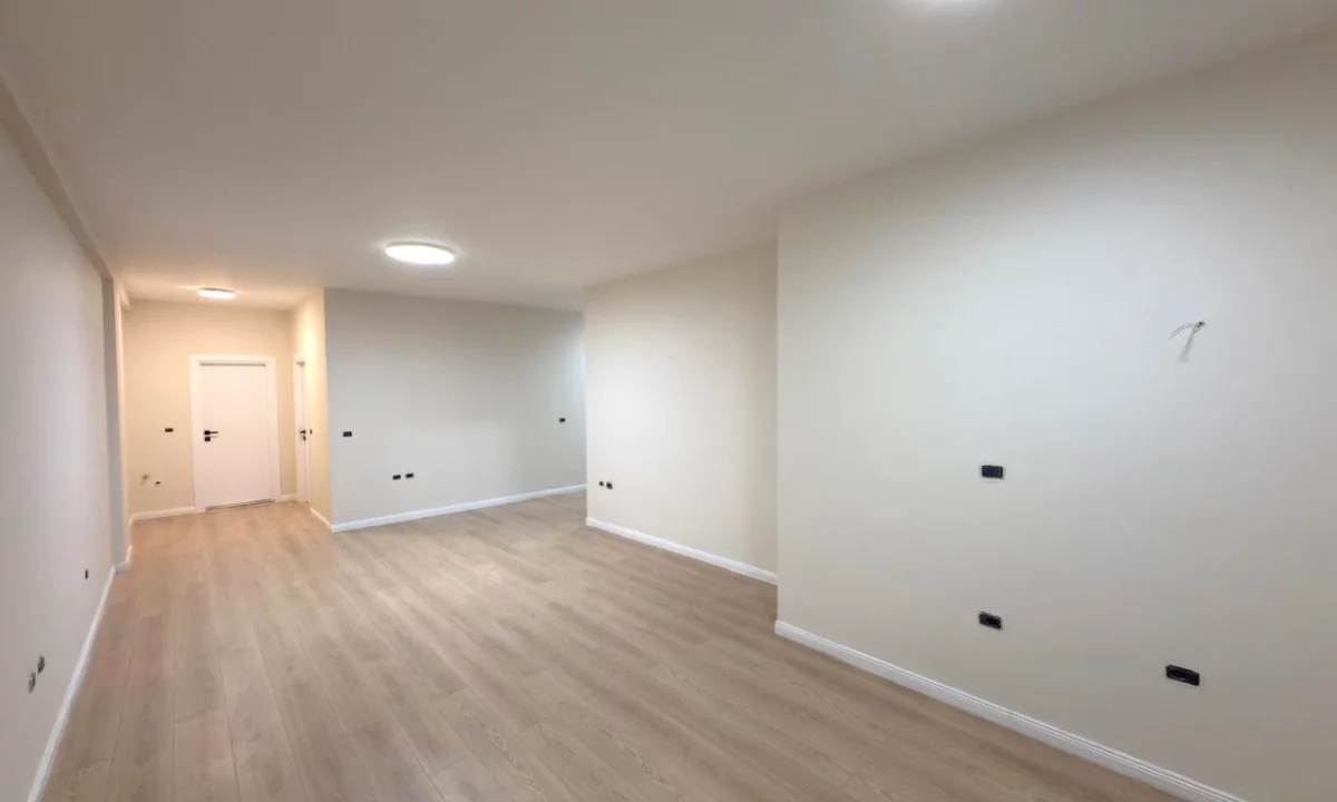 Shtepi ne shitje Apartament ne Tirane, 3+1, Mobilimi Bosh, pa mobiluar, Pagesa 210,000  Euro.