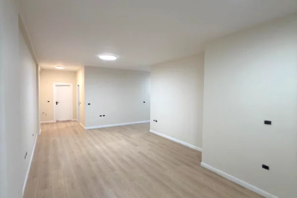 Shtepi ne shitje Apartament ne Tirane, 3+1, Mobilimi Bosh, pa mobiluar, Pagesa 210,000  Euro.