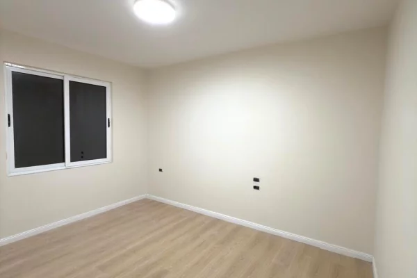 Shtepi ne shitje Apartament ne Tirane, 3+1, Mobilimi Bosh, pa mobiluar, Pagesa 210,000  Euro.