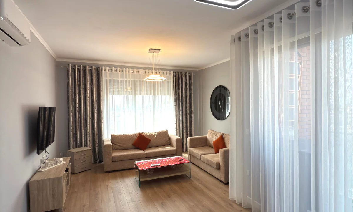 Shtepi ne shitje Apartament ne Tirane, 1+1, Mobilimi E mobiluar, Pagesa 140,000  Euro.