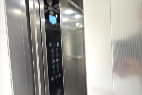 Shtepi ne shitje Apartament ne Tirane, 1+1, Mobilimi E mobiluar, Pagesa 140,000  Euro.