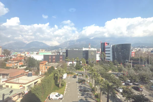 Shtepi ne shitje Apartament ne Tirane, 1+1, Mobilimi E mobiluar, Pagesa 140,000  Euro.