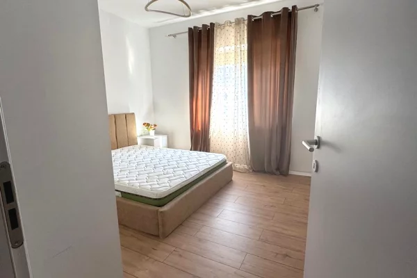 Shtepi me qera Apartament ne Tirane, 1+1, Mobilimi E mobiluar, Pagesa 600  Euro.
