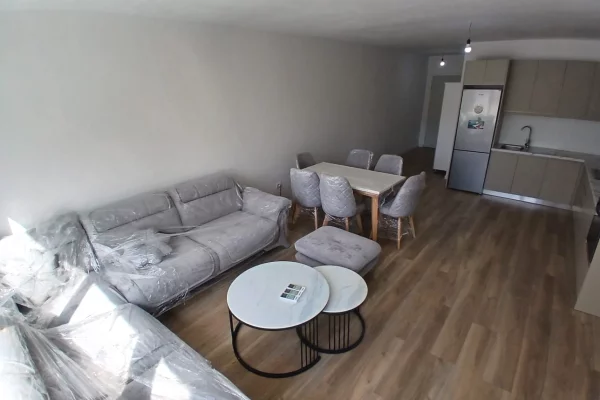 Shtepi me qera Apartament ne Tirane, 2+1, Mobilimi E mobiluar, Pagesa 600  Euro.