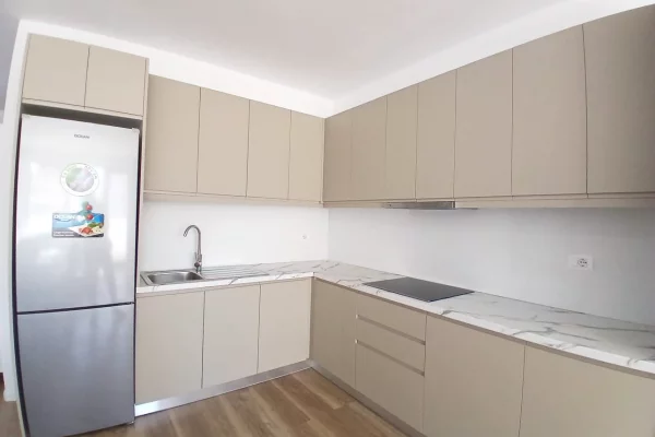 Shtepi me qera Apartament ne Tirane, 2+1, Mobilimi E mobiluar, Pagesa 600  Euro.