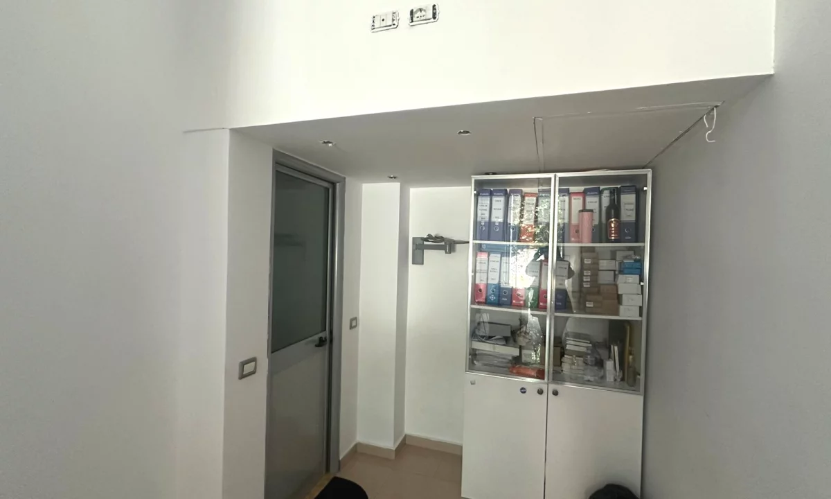 JEPET ME QIRA DYQAN NE RRUGEN MYSLYM SHYRI 