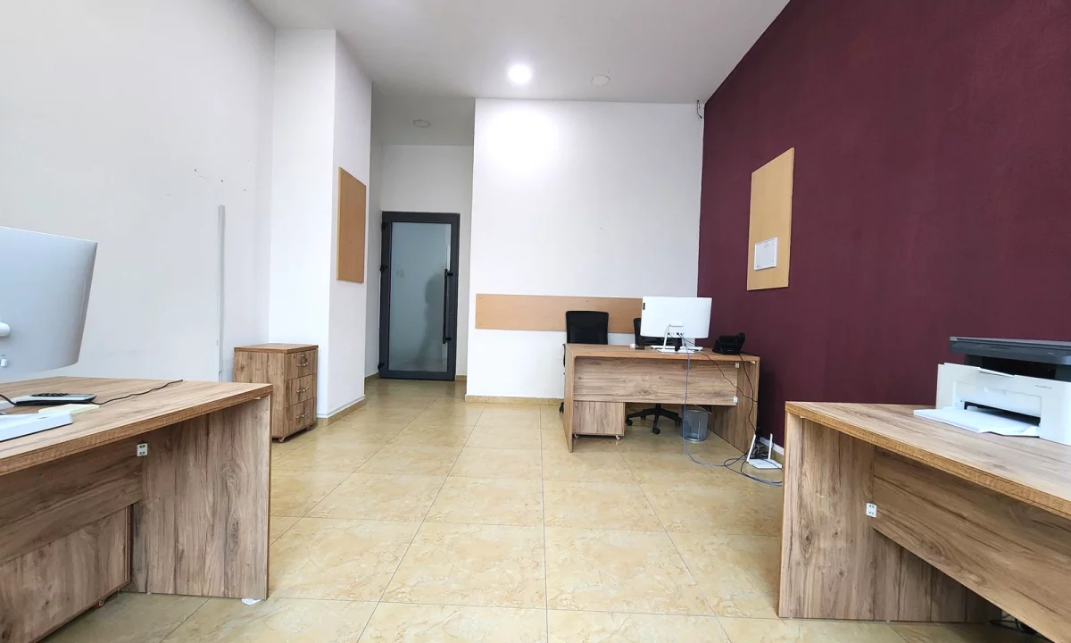 AMBIENT BIZNESI ME QIRA ,MYSLYM SHYRI 