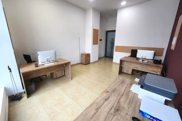 Ambient biznesi me qera 1+1 ne Tirane - 450 Euro
