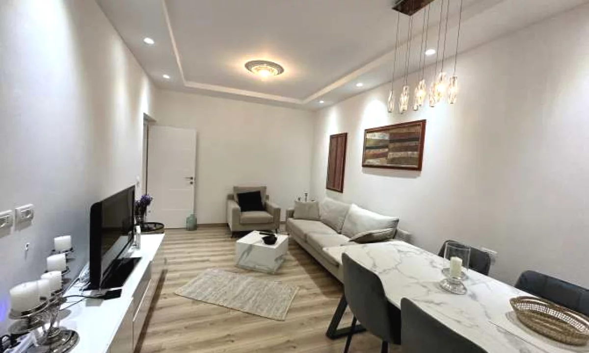 Shtepi me qera Apartament ne Tirane, 2+1, Mobilimi E mobiluar, Pagesa 550  Euro.