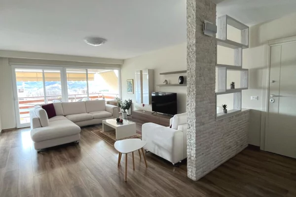 Shtepi me qera 2+1 ne Tirane - 1,500 Euro