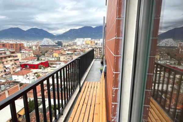 Shtepi ne shitje Apartament ne Tirane, 2+1, Mobilimi E mobiluar, Pagesa 215,000  Euro.