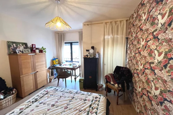 Shtepi ne shitje Apartament ne Tirane, 2+1, Mobilimi E mobiluar, Pagesa 215,000  Euro.