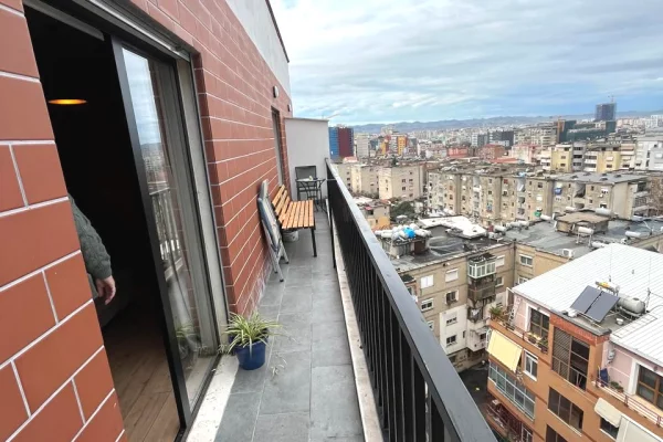 Shtepi ne shitje Apartament ne Tirane, 2+1, Mobilimi E mobiluar, Pagesa 215,000  Euro.