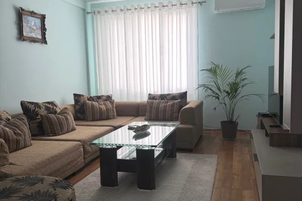 Shtepi me qera Apartament ne Tirane, 1+1, Mobilimi E mobiluar, Pagesa 700  Euro.
