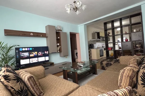 Shtepi me qera Apartament ne Tirane, 1+1, Mobilimi E mobiluar, Pagesa 700  Euro.