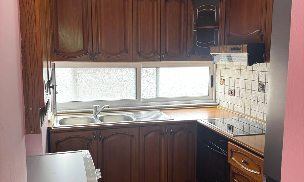 Shtepi me qera Apartament ne Tirane, 2+1, Mobilimi E mobiluar, Pagesa 520  Euro.