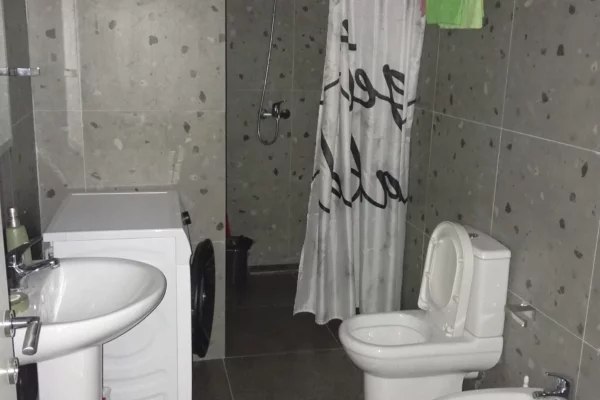 Shtepi me qera Apartament ne Tirane, 2+1, Mobilimi E mobiluar, Pagesa 600  Euro.