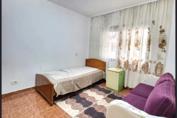 Shtepi me qera Apartament ne Tirane, 2+1, Mobilimi E mobiluar, Pagesa 600  Euro.
