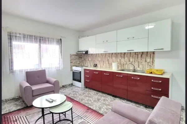 Shtepi me qera Apartament ne Tirane, 2+1, Mobilimi E mobiluar, Pagesa 600  Euro.