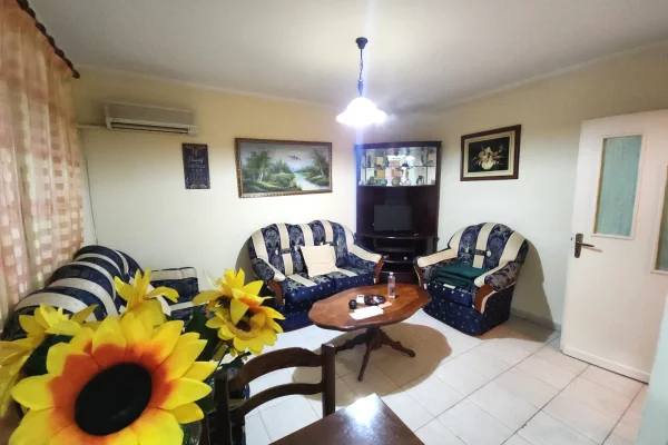 Shtepi me qera Apartament ne Tirane, 1+1, Mobilimi E mobiluar, Pagesa 100,000  Euro.