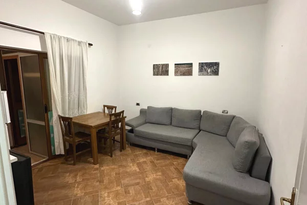 Shtepi me qera Apartament ne Tirane, 1+1, Mobilimi E mobiluar, Pagesa 350  Euro.