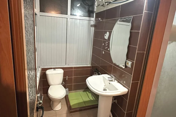 Shtepi me qera Apartament ne Tirane, 1+1, Mobilimi E mobiluar, Pagesa 350  Euro.