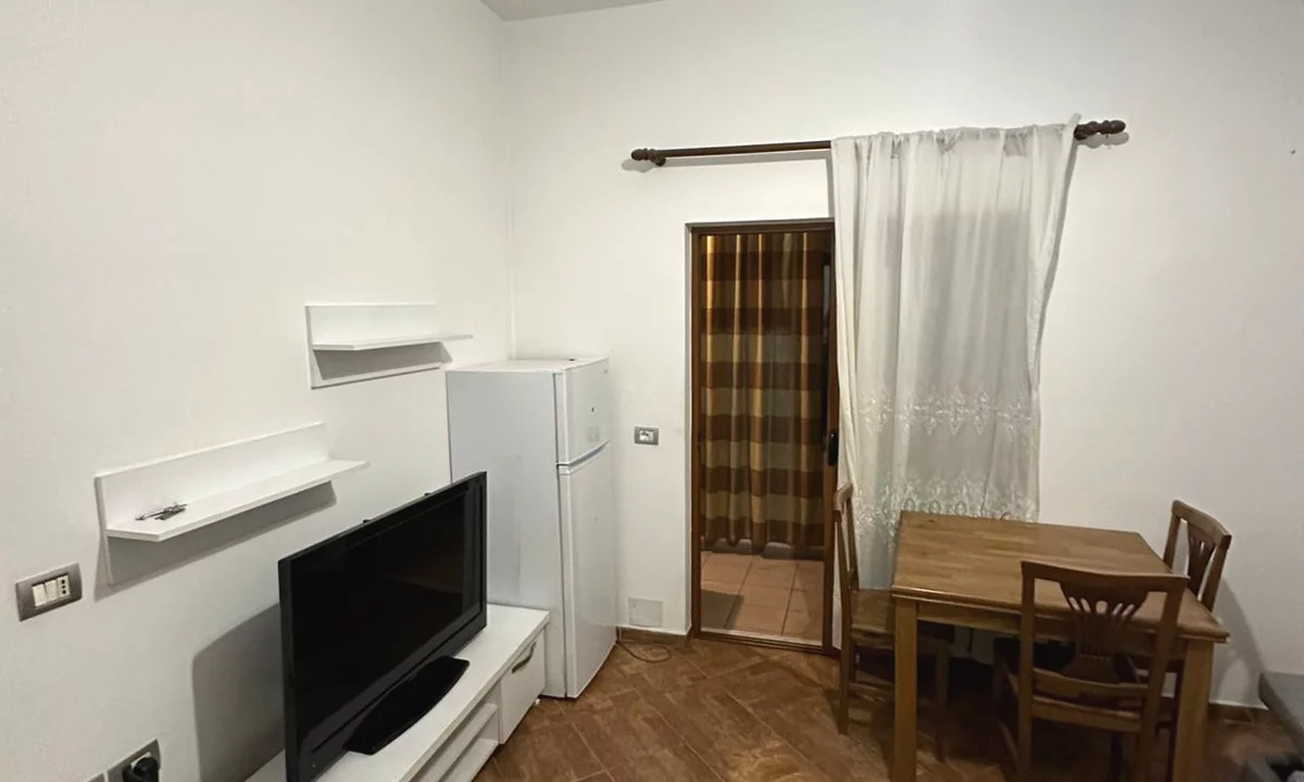 Shtepi me qera Apartament ne Tirane, 1+1, Mobilimi E mobiluar, Pagesa 350  Euro.