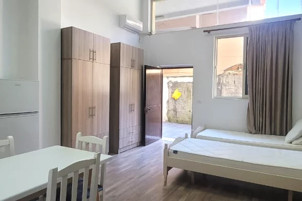 🏡 GARSONIERE ME QERA – ZONA E BRRYLIT