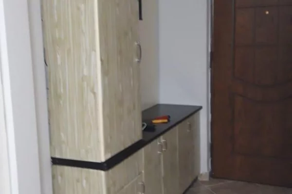 Shtepi ne shitje Apartament ne Tirane, 2+1, Mobilimi E mobiluar, Pagesa 250,000  Euro.