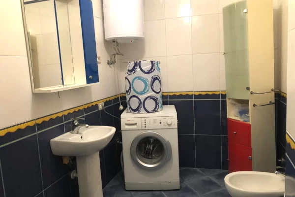 Shtepi ne shitje Apartament ne Tirane, 2+1, Mobilimi E mobiluar, Pagesa 250,000  Euro.