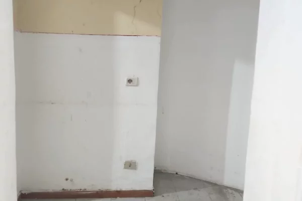 Shtepi ne shitje Apartament ne Tirane, Garsoniere, Mobilimi E mobiluar, Pagesa 73,000  Euro.