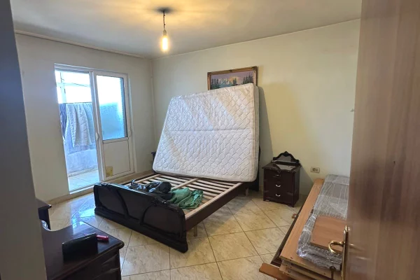 Shtepi me qera Apartament ne Tirane, 3+1, Mobilimi E mobiluar, Pagesa 150,000  Euro.