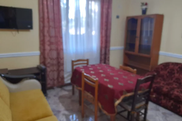 Shtepi me qera Apartament ne Tirane, 2+1, Mobilimi E mobiluar, Pagesa 650  Euro.