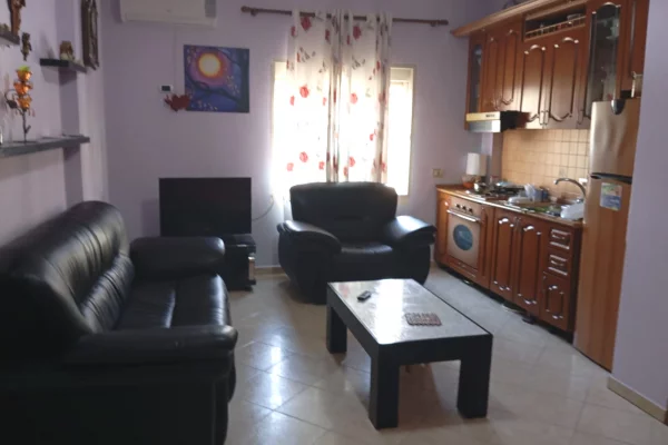 Shtepi me qera 1+1 ne Tirane - 400 Euro