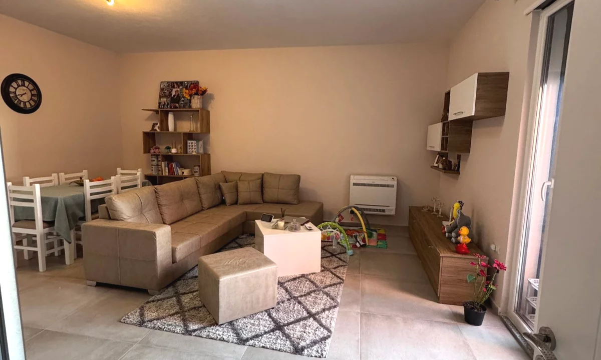 Shtepi me qera Apartament ne Tirane, 1+1, Mobilimi E mobiluar, Pagesa 400  Euro.