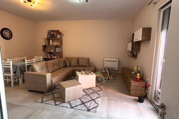 JEPET ME QIRA APARTAMENT 1+1 – PASKUQAN, PRANË UNAZËS SË MADHE