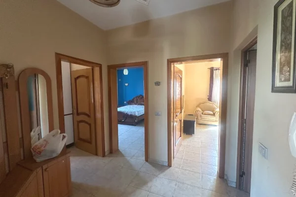 Shtepi me qera Apartament ne Tirane, 2+1, Mobilimi E mobiluar, Pagesa 450  Euro.