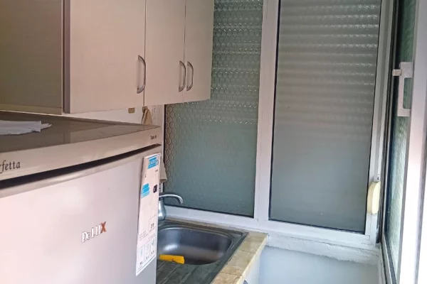 Shtepi me qera Apartament ne Tirane, Garsoniere, Mobilimi E mobiluar, Pagesa 600  Euro.